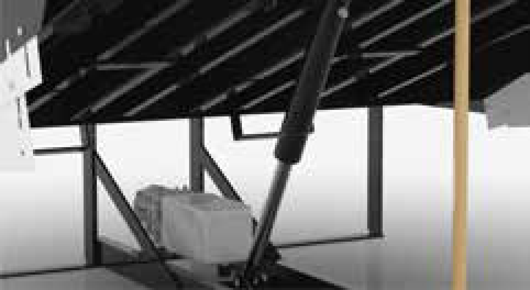 油壓缸倒置式設計